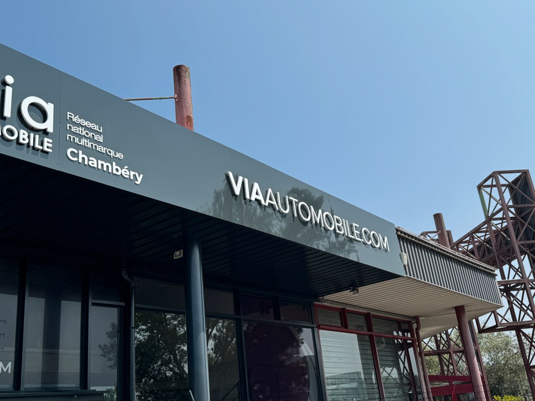 via-automobile-agence-chambery-1.jpeg